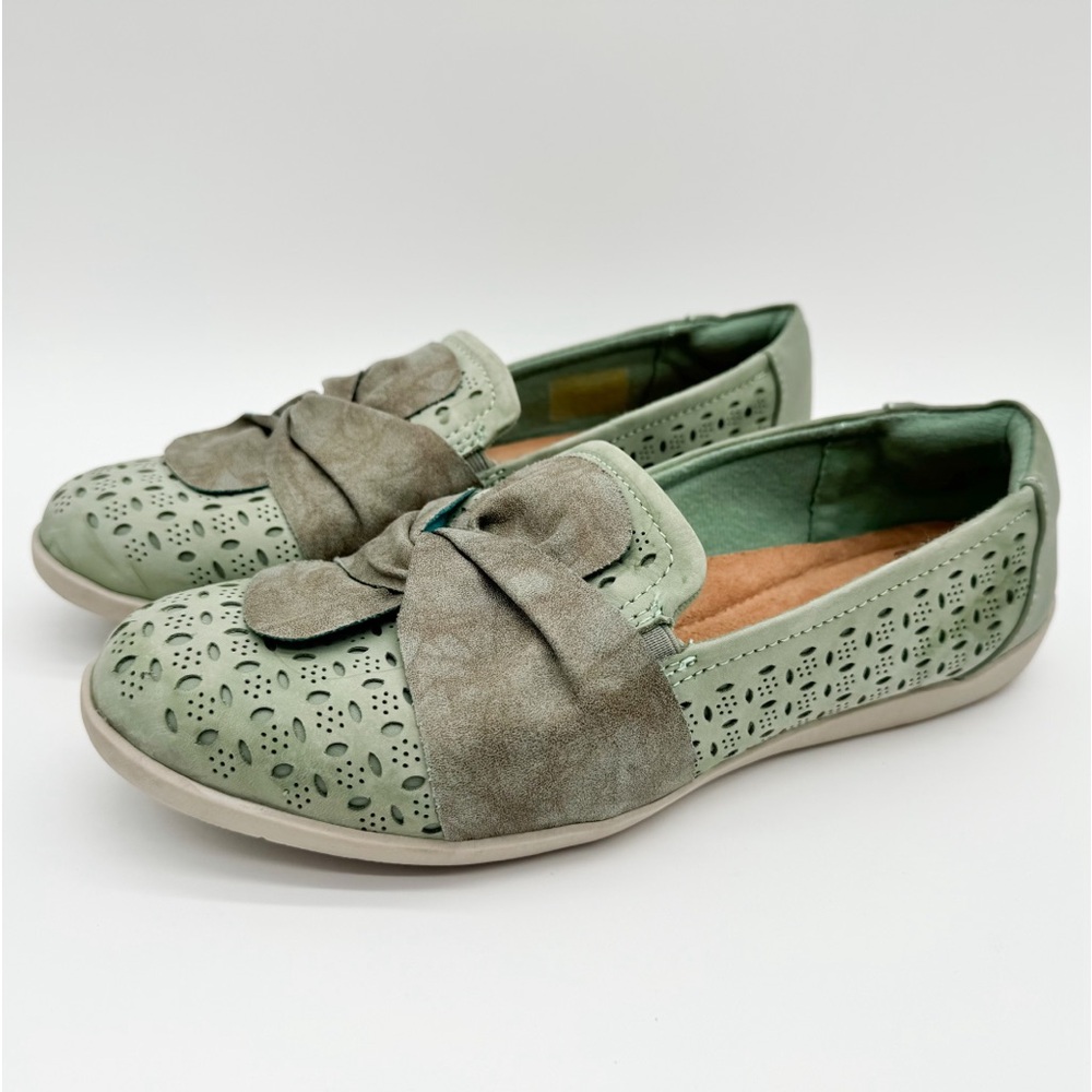 Earth Origins Finley Wide Flats in Dusty Green Slip On Women’s Size 9.5 Wide